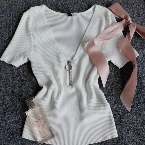 H&M White Ribbed Top - Almost New ✨ - Picture 1 of 5